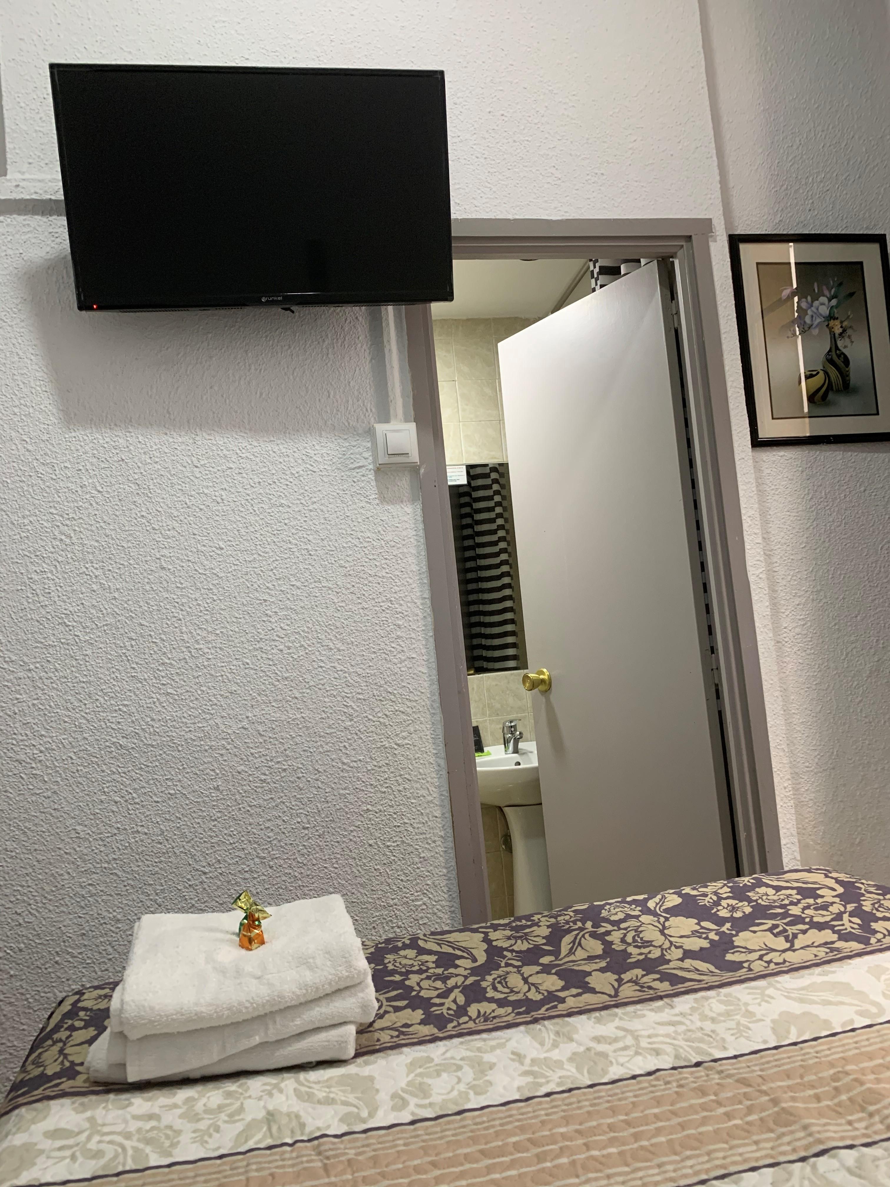 Hostal Alcobia Seville Exterior photo