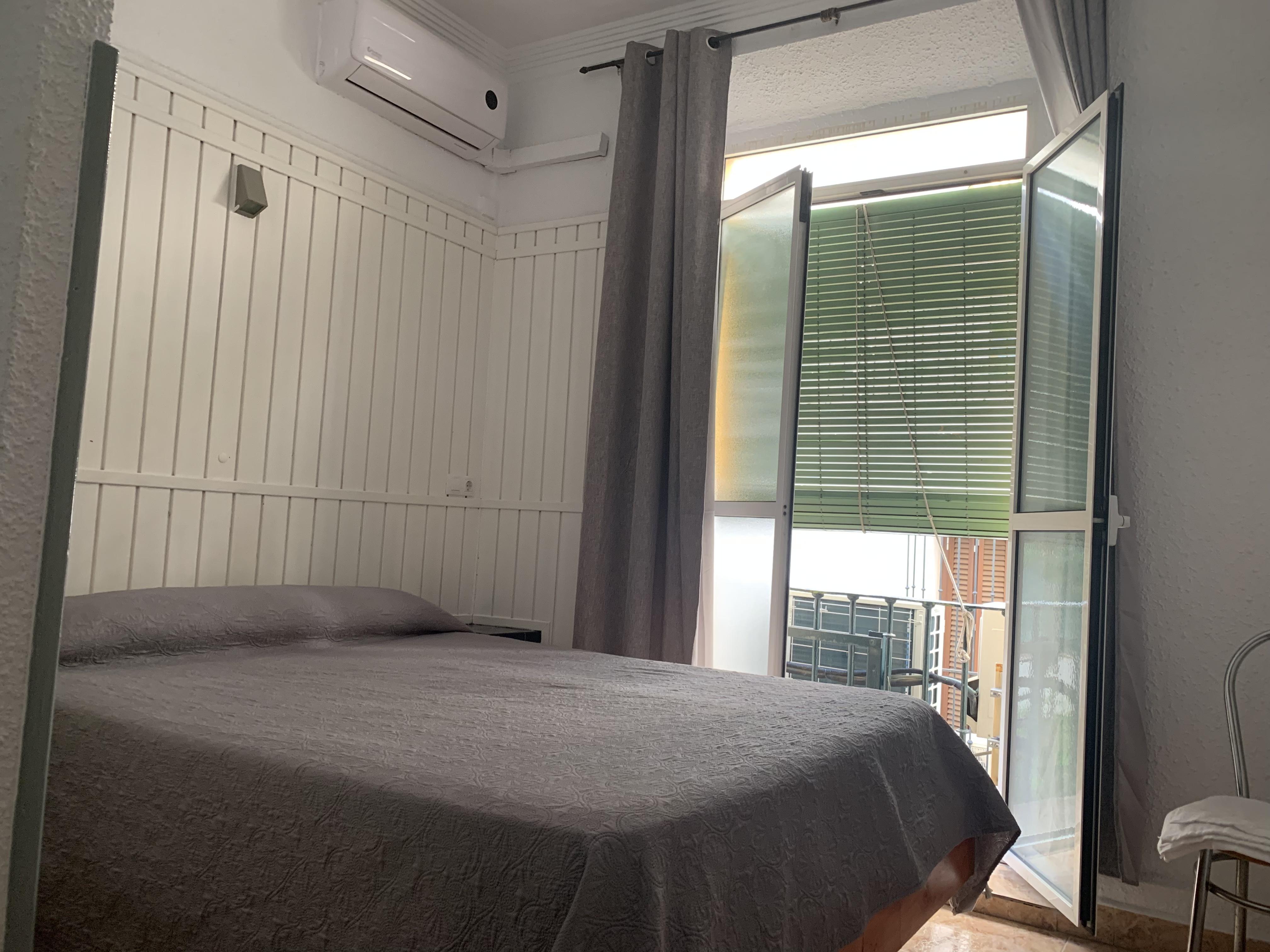 Hostal Alcobia Seville Exterior photo
