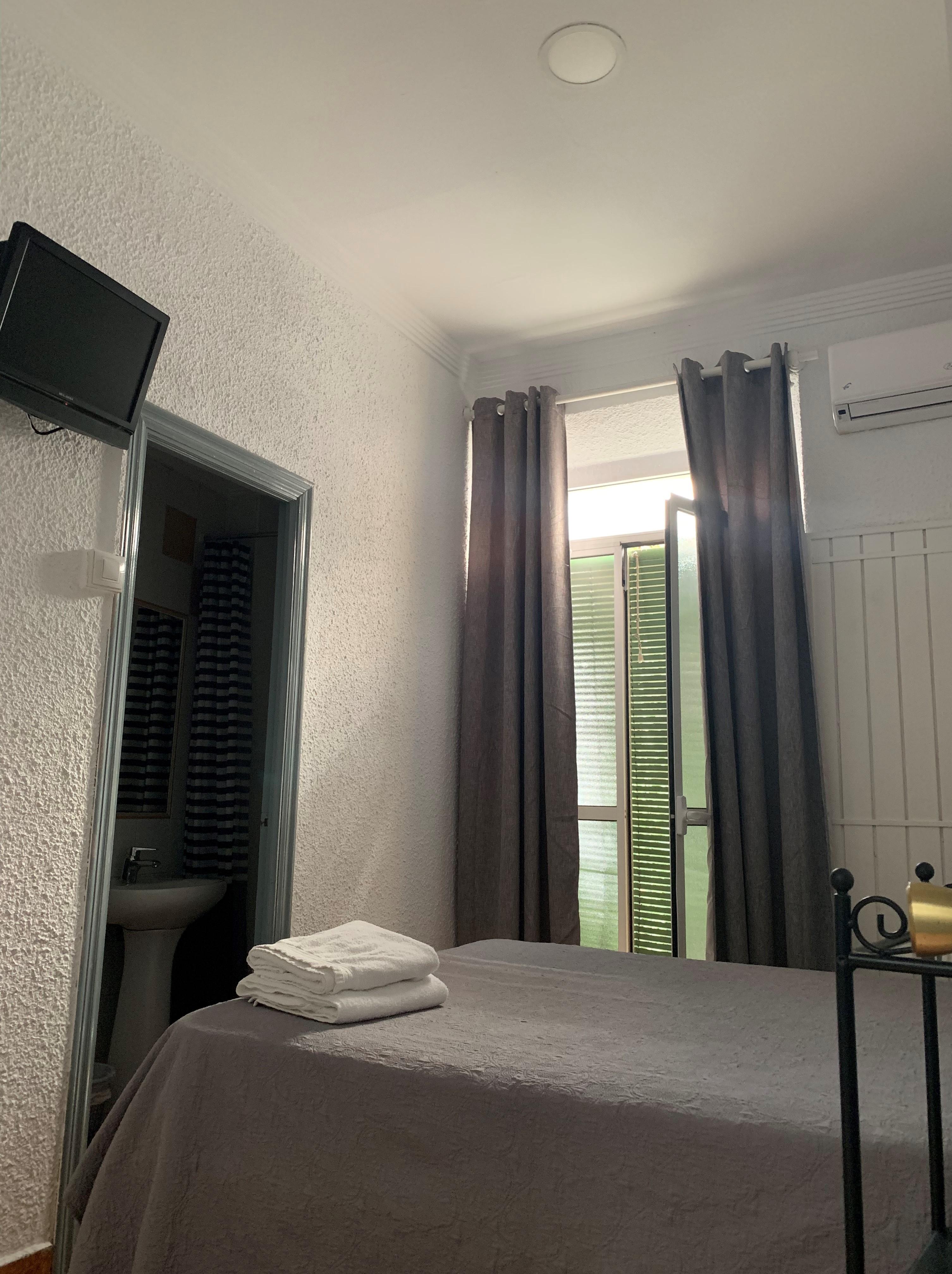 Hostal Alcobia Seville Exterior photo