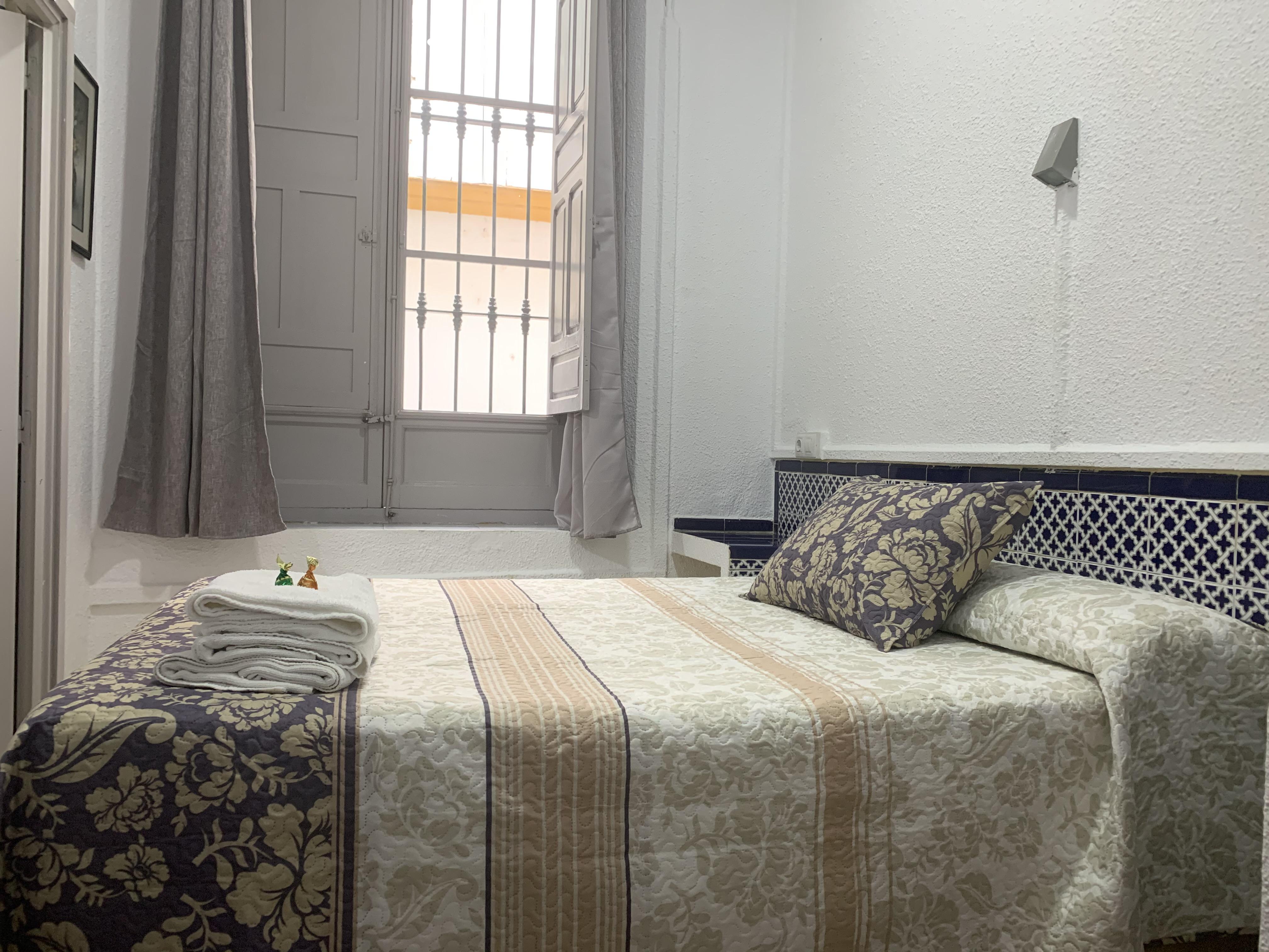 Hostal Alcobia Seville Exterior photo