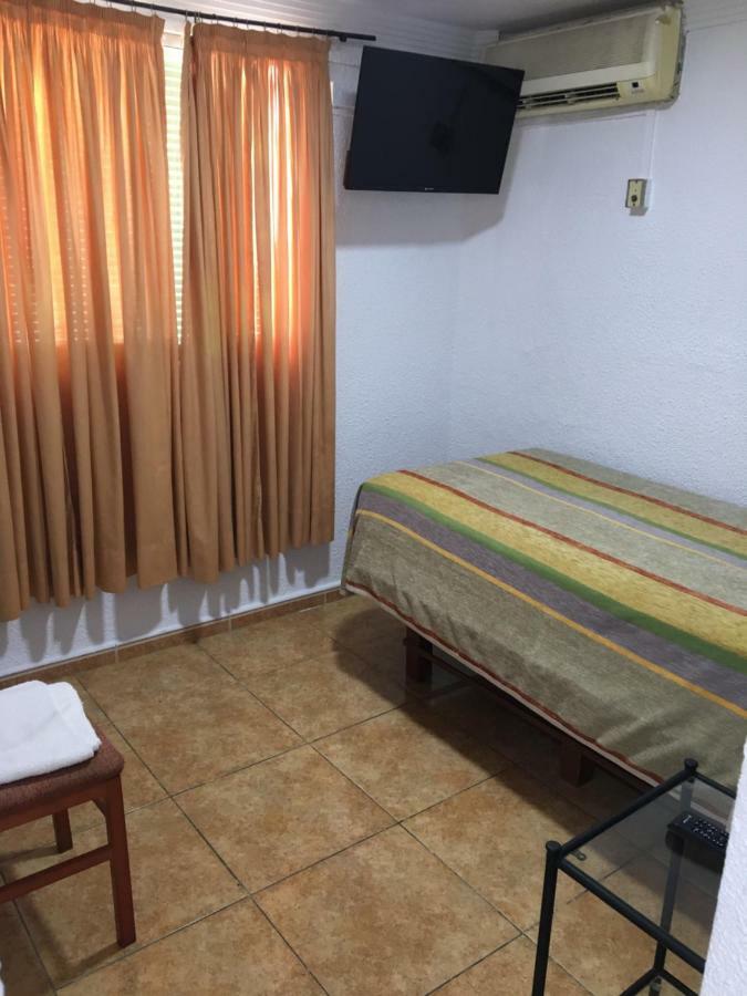 Hostal Alcobia Seville Exterior photo