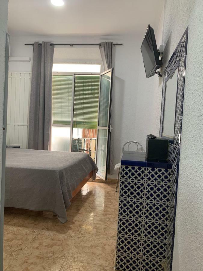 Hostal Alcobia Seville Exterior photo