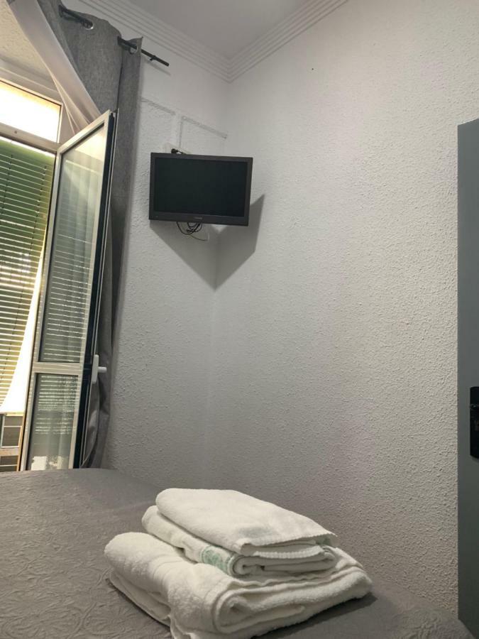 Hostal Alcobia Seville Exterior photo